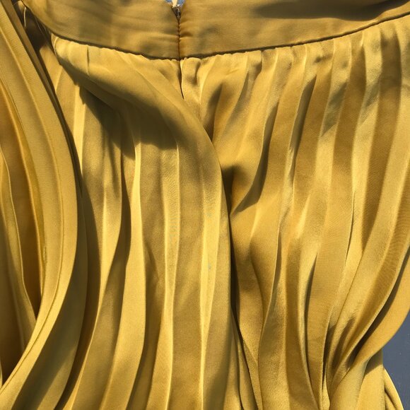 Banana Republic high-low pleated skirt, size 8 - Picture 4 of 8